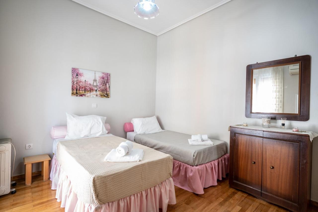 Family Apartment At Kalithea 2 Bedrooms 4 Pers เอเธนส์ ภายนอก รูปภาพ